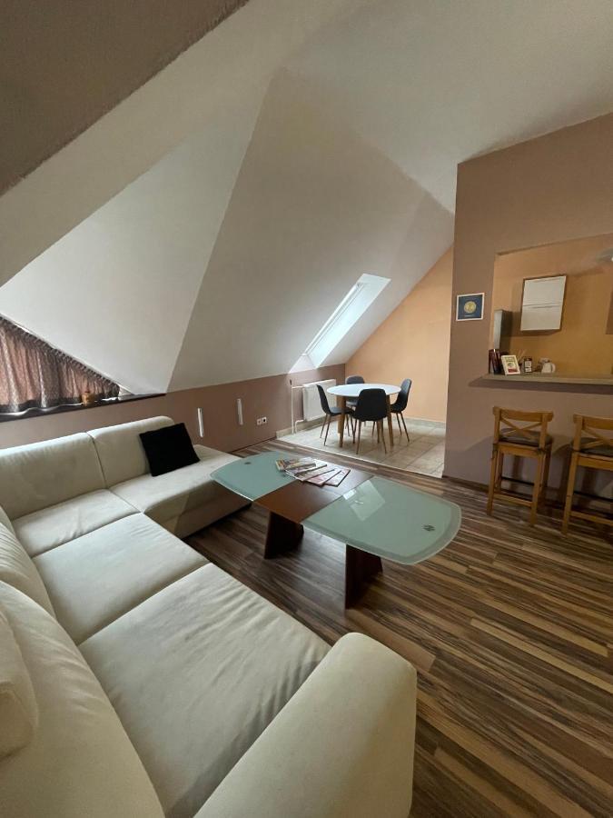 Palank Apartman Mosonmagyaróvár Exteriér fotografie