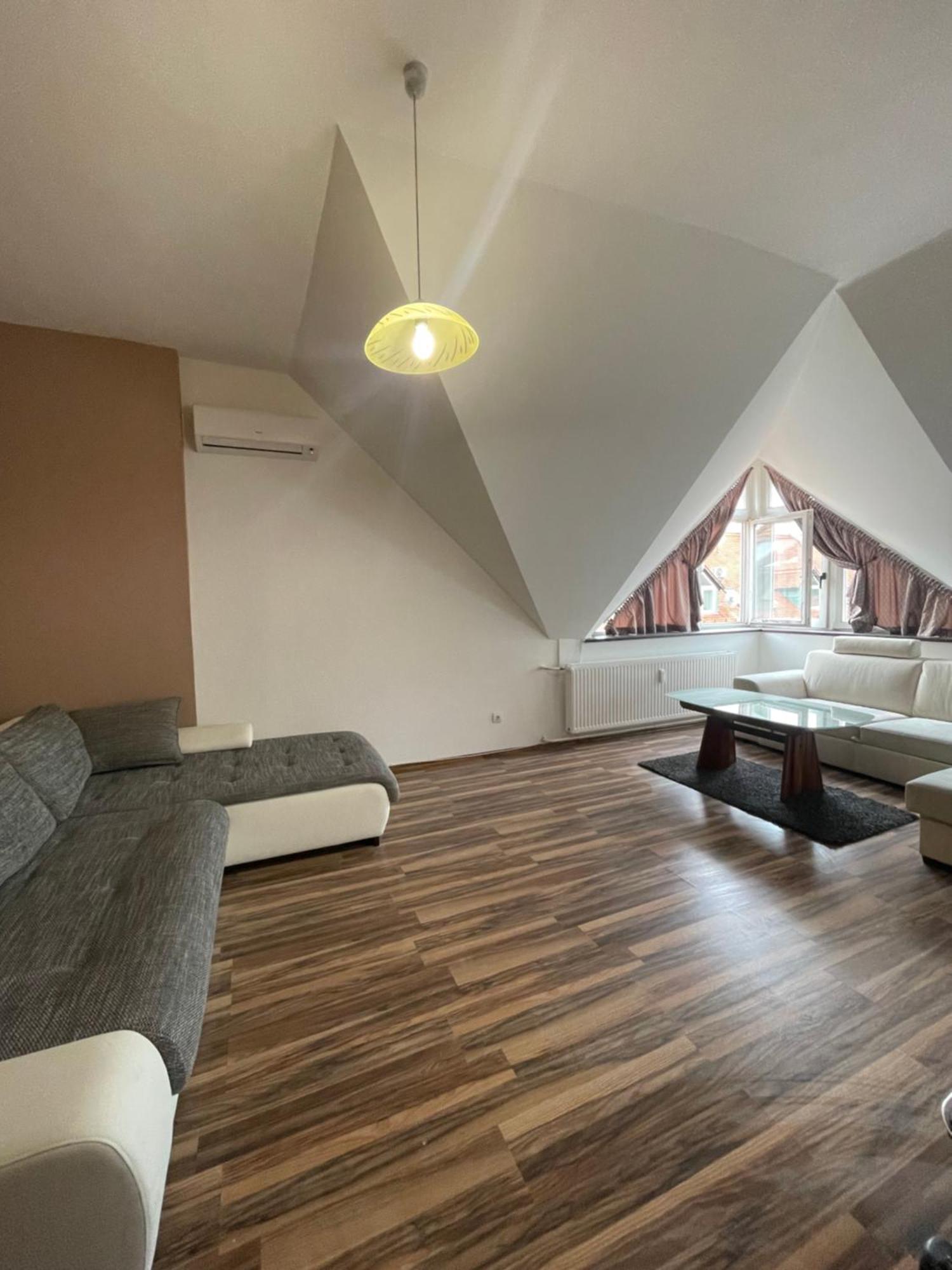 Palank Apartman Mosonmagyaróvár Exteriér fotografie